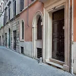 Oliviero - Piazza Navona Suite